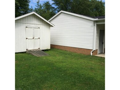 46301 Kelly Ave, East Liverpool, OH 43920 - photo 4