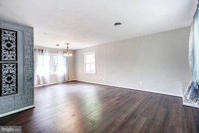 3710 Lacy Blvd, Falls Church, VA 22041 - photo 5