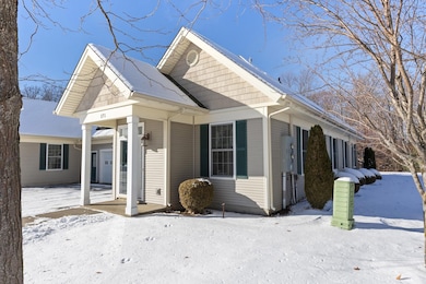 171 Garden Cir unit 108, Saint Albans City, VT 05478 - photo 3