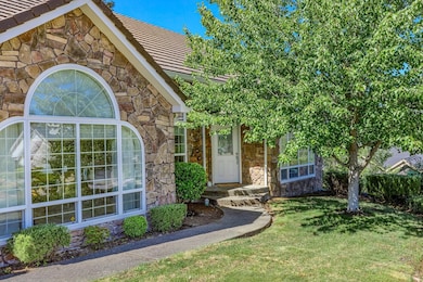 245 Landau Ln, Grants Pass, OR 97527 - photo 2