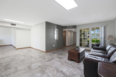 10517 W Palmeras Dr, Sun City, AZ 85373 - photo 6