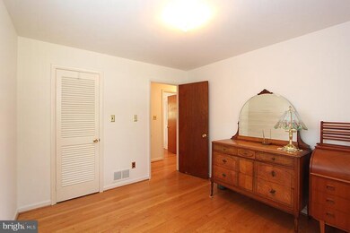 2212 Casemont Dr, Falls Church, VA 22046 - photo 7