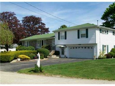 2 Elmhurst Dr, Greenville, RI 02828 - photo 3