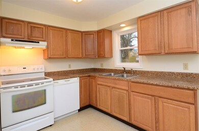 540 Dulude Ave unit 10, Woonsocket, RI 02895 - photo 5