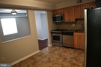104 Castletown Rd unit 302, Lutherville Timonium, MD 21093 - photo 3