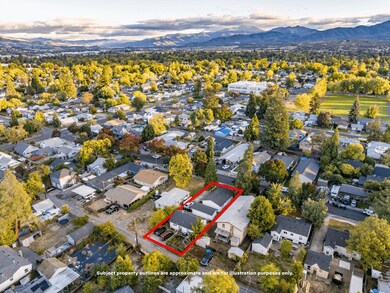 1036 W 12th St, Medford, OR 97501 - photo 3