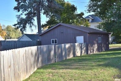 1528 13th Ave, Moline, IL 61265 - photo 5