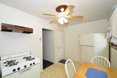 2917 N Pine St, Waukegan, IL 60087 - photo 2