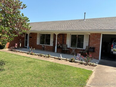 1017 E 11th St, Cushing, OK 74023 - photo 4