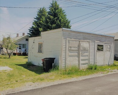 6. 120 Garage 1