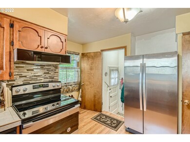 Kitchen/Outside