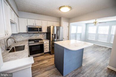 2720 Thornbrook Ct, Odenton, MD 21113 - photo 6