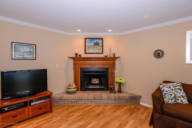 007_Living Room