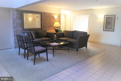 2901 Fallstaff Rd unit 205, Baltimore, MD 21209 - photo 2