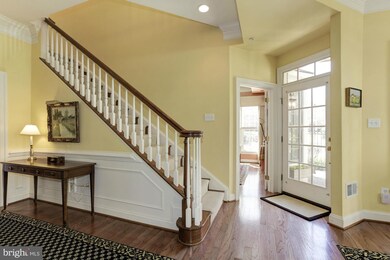 8501 Gavin Manor Ct, Chevy Chase, MD 20815 - photo 3