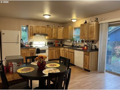 65121 E Lupine Dr, Rhododendron, OR 97049 - photo 4