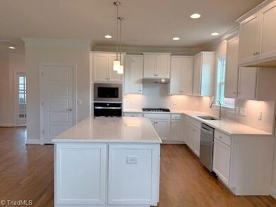 7607 Valhalla Way, Greensboro, NC 27409 - photo 4