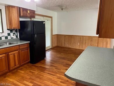 dining area off kitchen