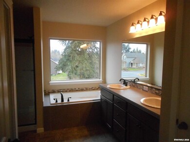 3833 10th St, Hubbard, OR 97032 - photo 6