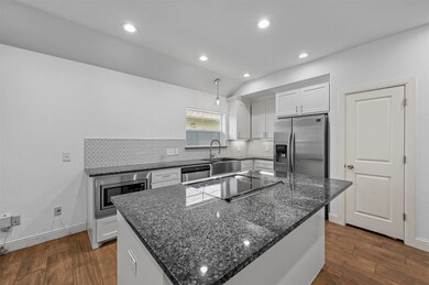 607 E Carter St unit 607, Sherman, TX 75090 - photo 4