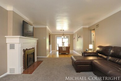 Living Room/Dining