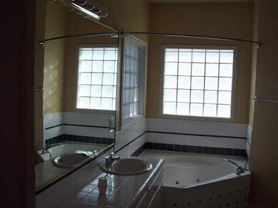 213 Oriole Ln, Laredo, TX 78045 - photo 6