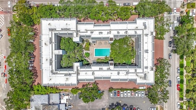 Townview extends from 4th Ave to 5th Ave yet there are only 74 residences. The private interior courtyard surrounds a large heated swimming pool for year-round enjoyment,