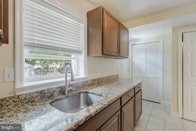 6304 Carrington Ct, Capitol Heights, MD 20743 - photo 5