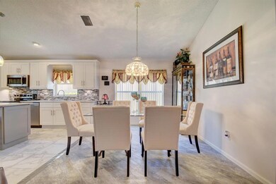 LIVING/DINING
