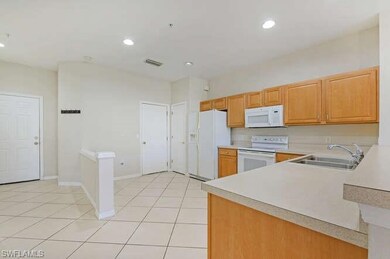 925 Hampton Cir unit 105, Naples, FL 34105 - photo 7