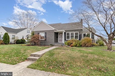 510 W Maple St, Palmyra, PA 17078 - photo 2