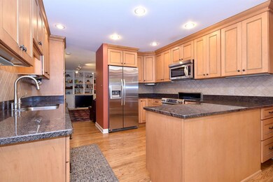 262 W Eggleston Ave unit D, Elmhurst, IL 60126 - photo 6