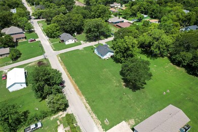 602 Pine St, Bonham, TX 75418 - photo 2