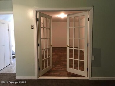 137 Victoria Arms Cir, Kunkletown, PA 18058 - photo 4