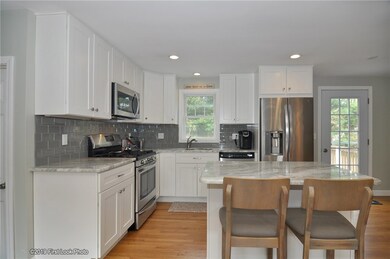 21 Knollwood Cir, North Kingstown, RI 02852 - photo 5