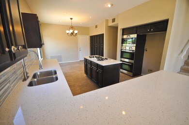 Kitchen (2 of 7)