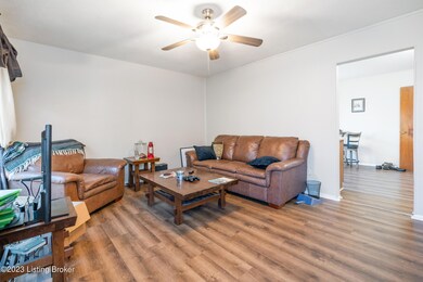 9224 Lantana Dr, Louisville, KY 40229 - photo 3