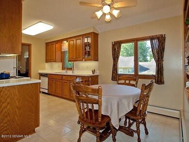 Eat-in kitchen