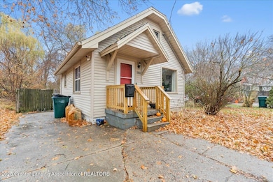 1811 Vermont Ave, Lansing, MI 48906 - photo 2