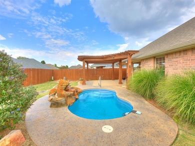 401 N Topaz Way, Mustang, OK 73064 - photo 4