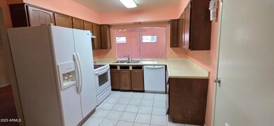 1004 East Mescal Drive