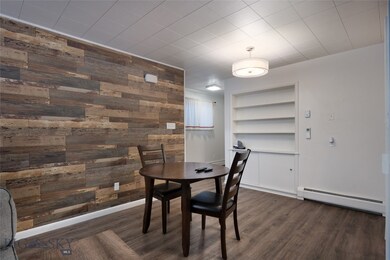Dining area, built in shelves