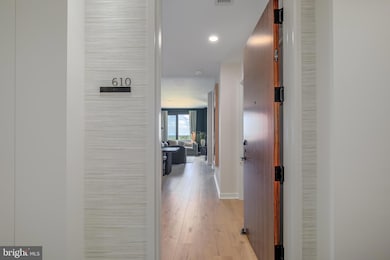 The Oak unit 610, Falls Church, VA 22043 - photo 2