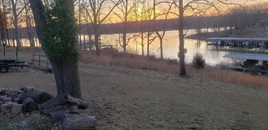 TABLE ROCK LAKE FRONT