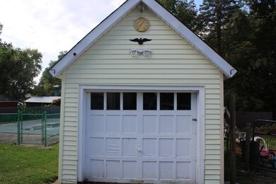 18 Walnut St, Gill, MA 01354 - photo 3