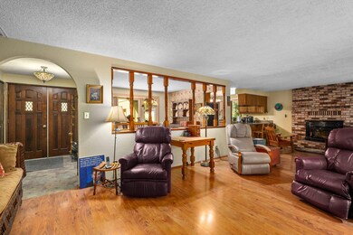 3211RiverbanksRd-008