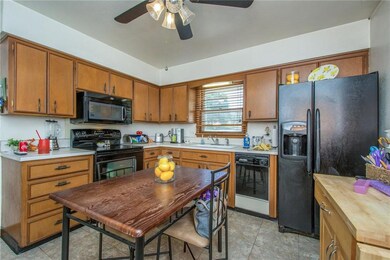 3010 E Douglas Ave, Des Moines, IA 50317 - photo 7