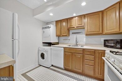 Park Princess/Logan Park unit 304, Washington, DC 20005 - photo 5