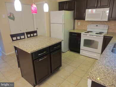 14902 Dunvegan Ct, Silver Spring, MD 20906 - photo 4