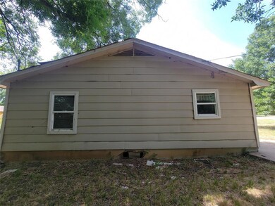 220 Laughlin Rd, Sherman, TX 75092 - photo 7